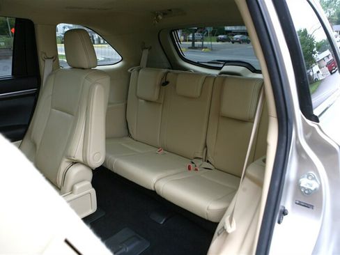 Used 2014 Toyota Highlander Limited Platinum AWD/4WD image 16