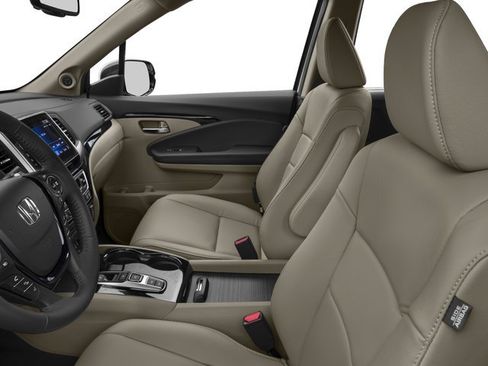Used 2017 Honda Pilot Touring image 9