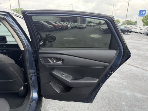 Used 2025 Honda Accord SE image 12