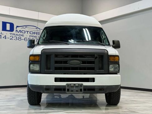 Used 2014 Ford E-250 and Econoline 250 w/ Power Group image 2