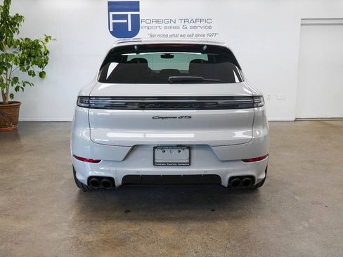 Used 2025 Porsche Cayenne GTS AWD/4WD image 4
