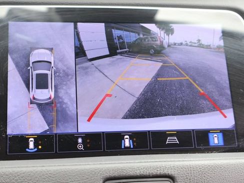 Used 2022 Cadillac XT4 Premium Luxury w/ Enhanced Visibility Package FWD image 28