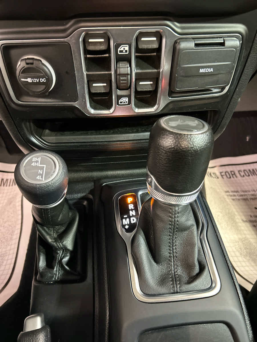 Used 2022 Jeep Wrangler Unlimited Sport AWD/4WD image 6