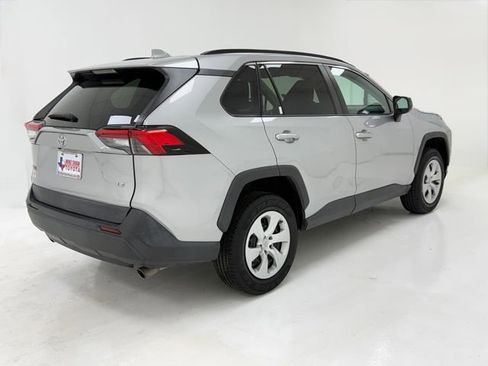 Used 2020 Toyota RAV4 LE FWD image 41