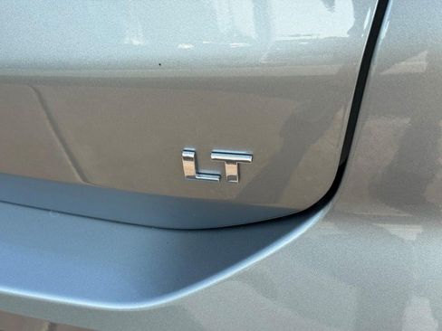 Used 2024 Chevrolet Equinox LT w/ LPO, Floor Liner Package FWD image 7