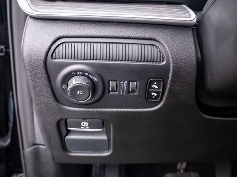 Used 2024 Jeep Wagoneer L Series III w/ Premium Group I AWD/4WD image 24