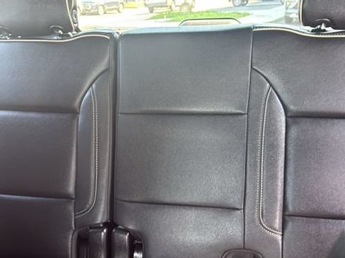 Used 2025 Chevrolet Tahoe Premier RWD image 27