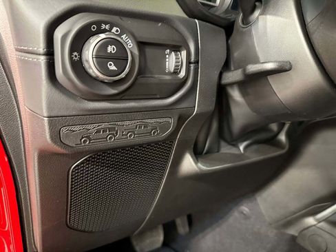 New 2025 Jeep Gladiator Mojave image 30