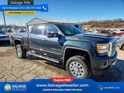 Used 2018 GMC Sierra 2500 Denali w/ Duramax Plus Package AWD/4WD image 5