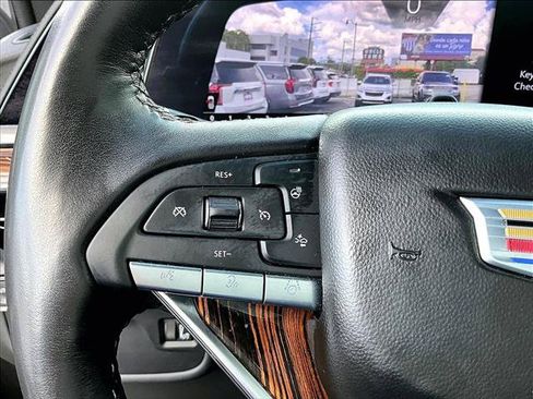 Used 2024 Cadillac Escalade Premium Luxury AWD/4WD image 19