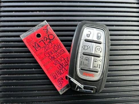 Used 2023 Chrysler Pacifica Touring-L FWD image 63