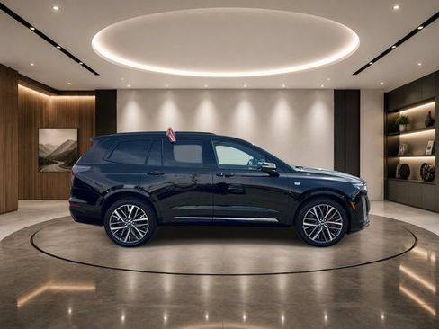 Certified 2025 Cadillac XT6 Sport w/ Platinum Package AWD/4WD image 5