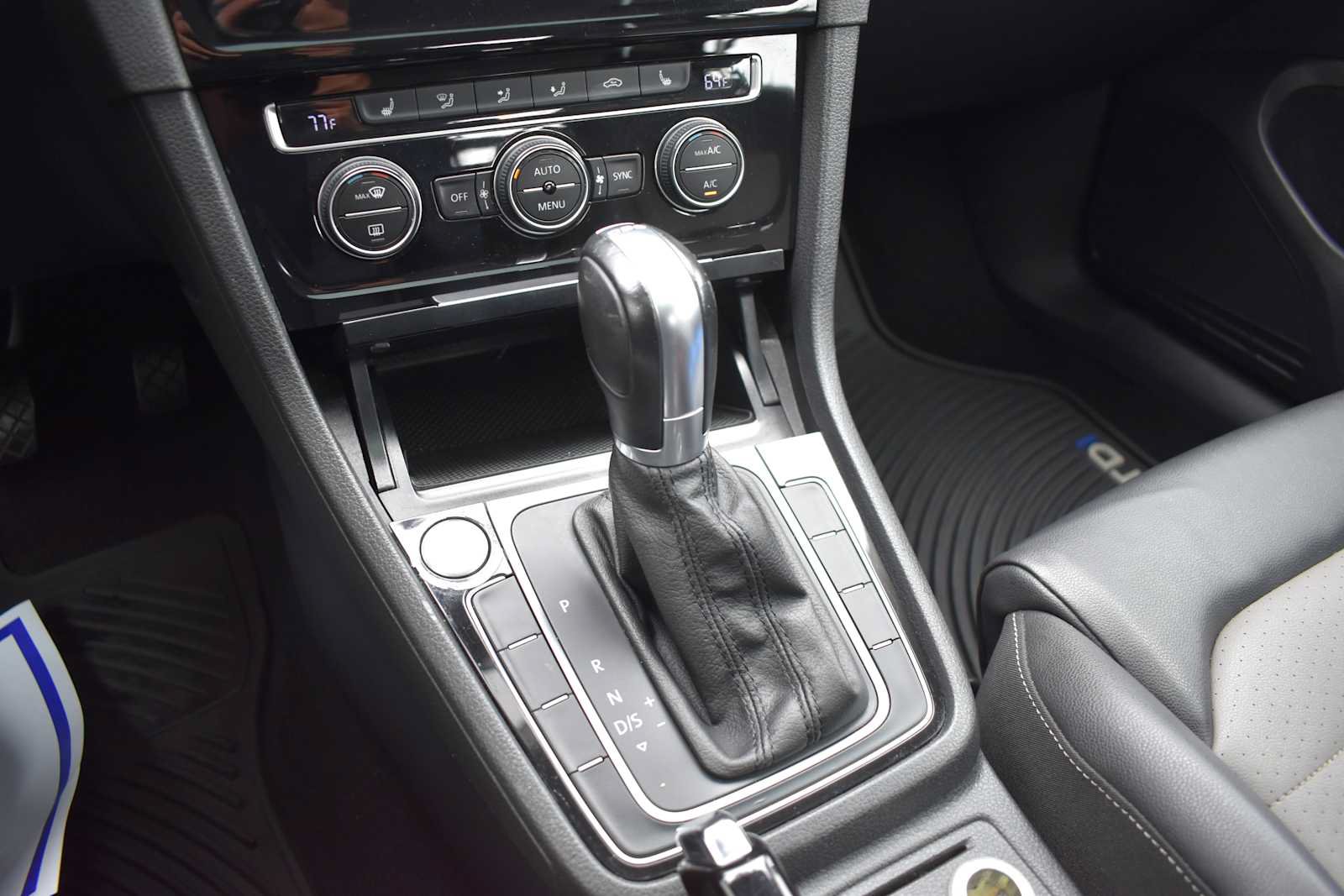 Used 2015 Volkswagen Golf TDI SEL FWD image 29