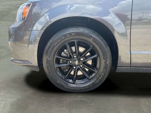 Used 2020 Dodge Grand Caravan SE FWD image 34