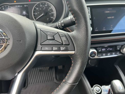 Used 2020 Nissan Kicks SR w/ SR Premium Package FWD image 21