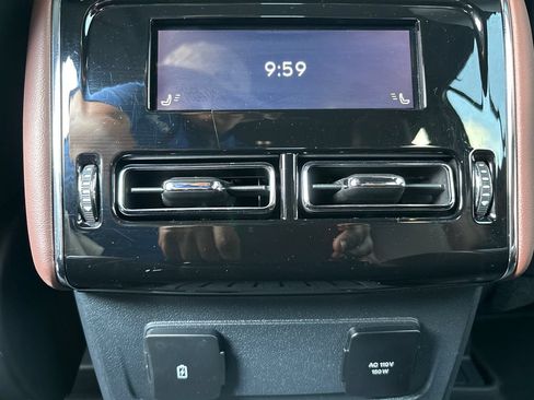 Used 2025 Lincoln Aviator Reserve AWD/4WD image 23