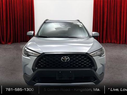 Certified 2024 Toyota Corolla Cross LE image 2