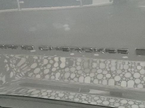 Used 2025 Jeep Grand Cherokee Altitude image 8