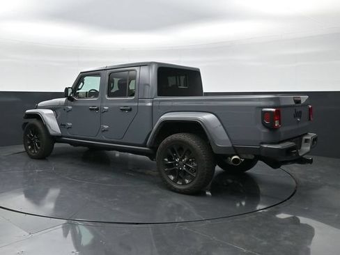 Used 2025 Jeep Gladiator Sport AWD/4WD image 7