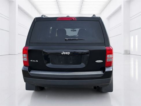 Used 2015 Jeep Patriot High Altitude AWD/4WD image 4