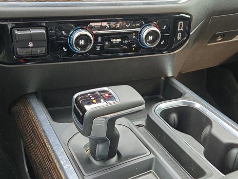 Used 2024 GMC Sierra 1500 Elevation image 29