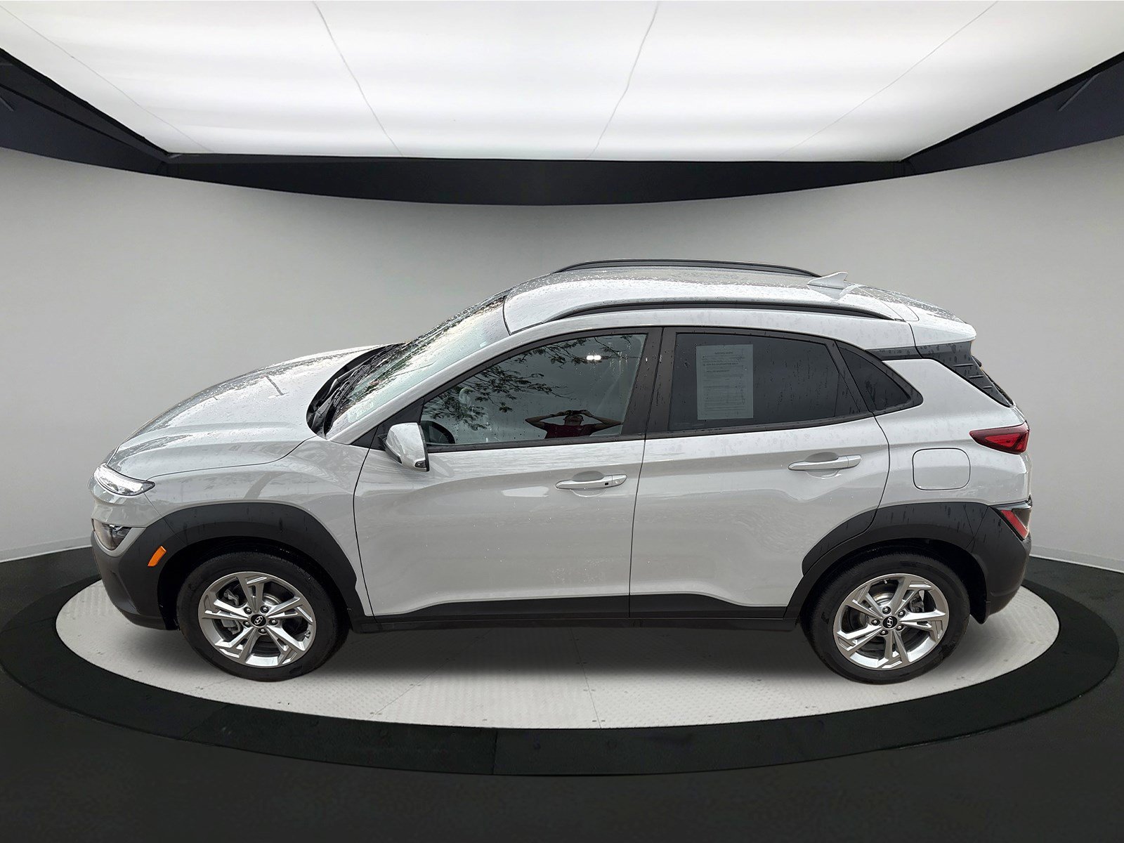 Used 2023 Hyundai Kona SEL AWD/4WD image 5