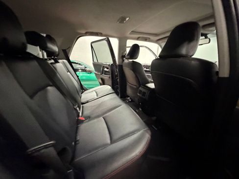 Used 2018 Toyota 4Runner TRD Off-Road Premium AWD/4WD image 35