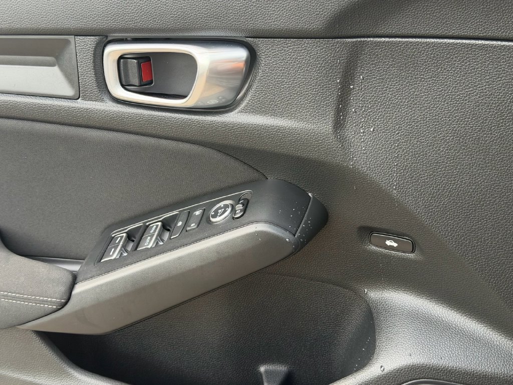Used 2025 Honda Civic Sport image 25