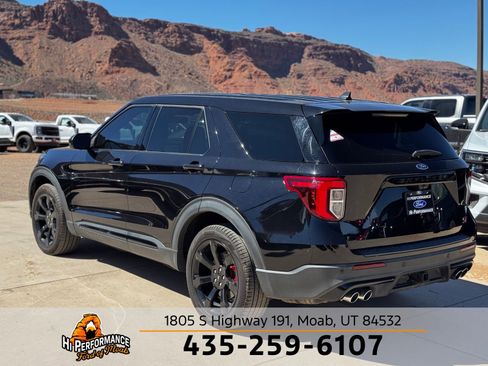 Used 2022 Ford Explorer ST w/ ST Street Pack image 9