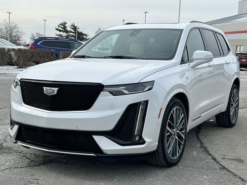 Used 2024 Cadillac XT6 Sport w/ Technology Package image 3