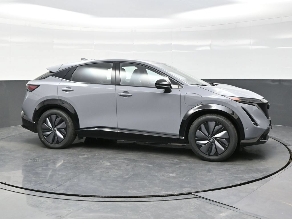 Used 2024 Nissan Ariya AWD image 8
