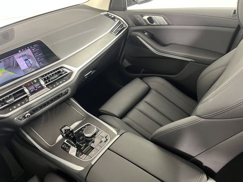 Used 2022 BMW X7 xDrive40i w/ Premium Package image 11
