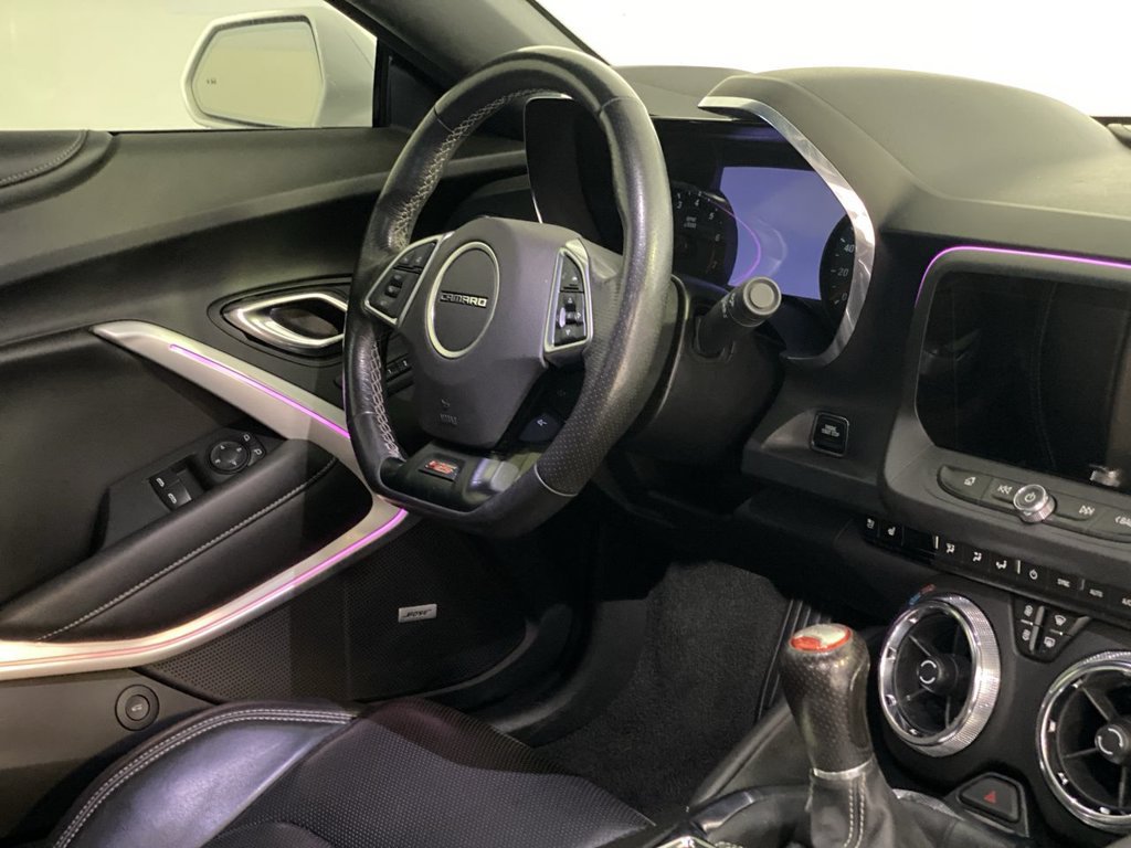 Used 2020 Chevrolet Camaro SS RWD image 14