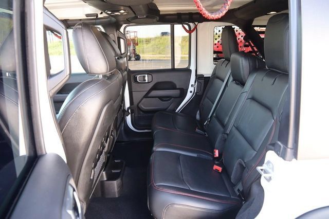 Used 2023 Jeep Wrangler Unlimited Rubicon AWD/4WD image 12