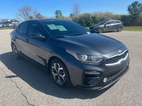 Used 2019 Kia Forte LXS image 8