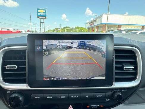 Used 2025 Hyundai Venue SEL FWD image 30