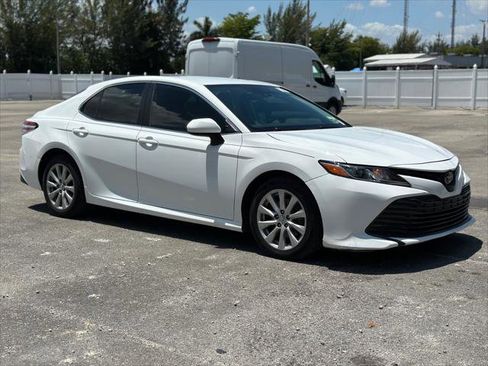 Used 2020 Toyota Camry LE FWD image 11