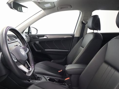 Used 2023 Volkswagen Tiguan SE image 13