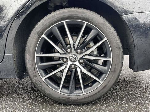 Used 2021 Toyota Camry LE image 11