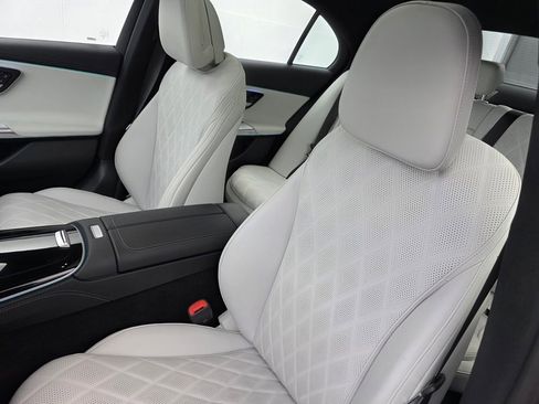 Used 2024 Mercedes-Benz E 450 4MATIC Sedan image 11