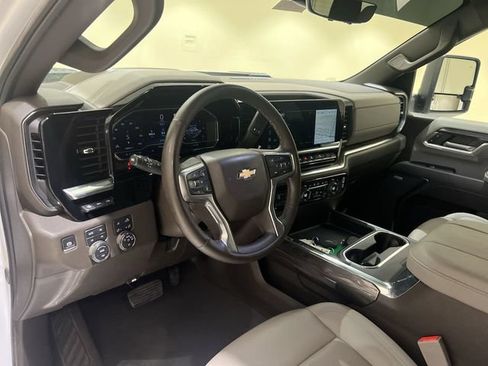 Used 2024 Chevrolet Silverado 2500 LTZ w/ LTZ Premium Package AWD/4WD image 9