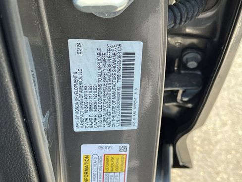 Certified 2024 Acura Integra FWD image 32
