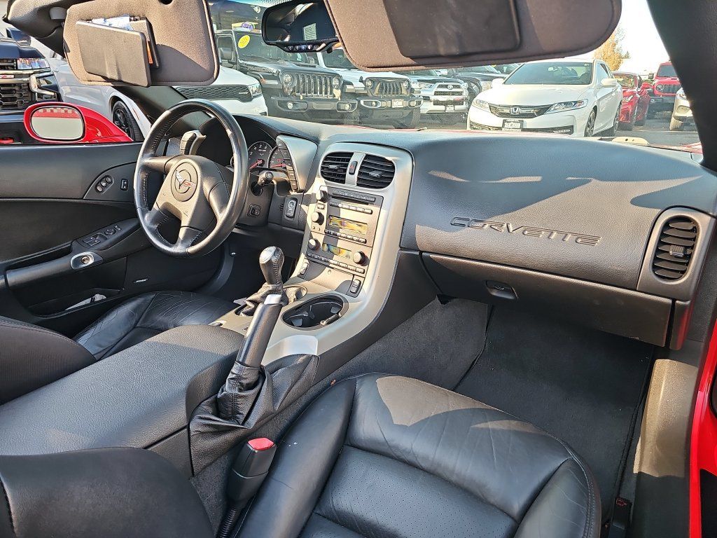Used 2005 Chevrolet Corvette Convertible RWD image 35