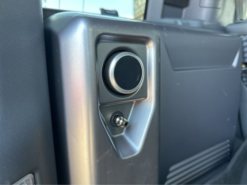 Used 2022 Land Rover Defender 110 X-Dynamic HSE image 38