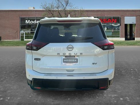 Certified 2024 Nissan Rogue SV w/ SV Premium Package FWD image 3