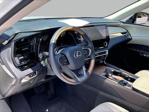 Used 2025 Lexus RX 350 w/ Convenience Package AWD/4WD image 18