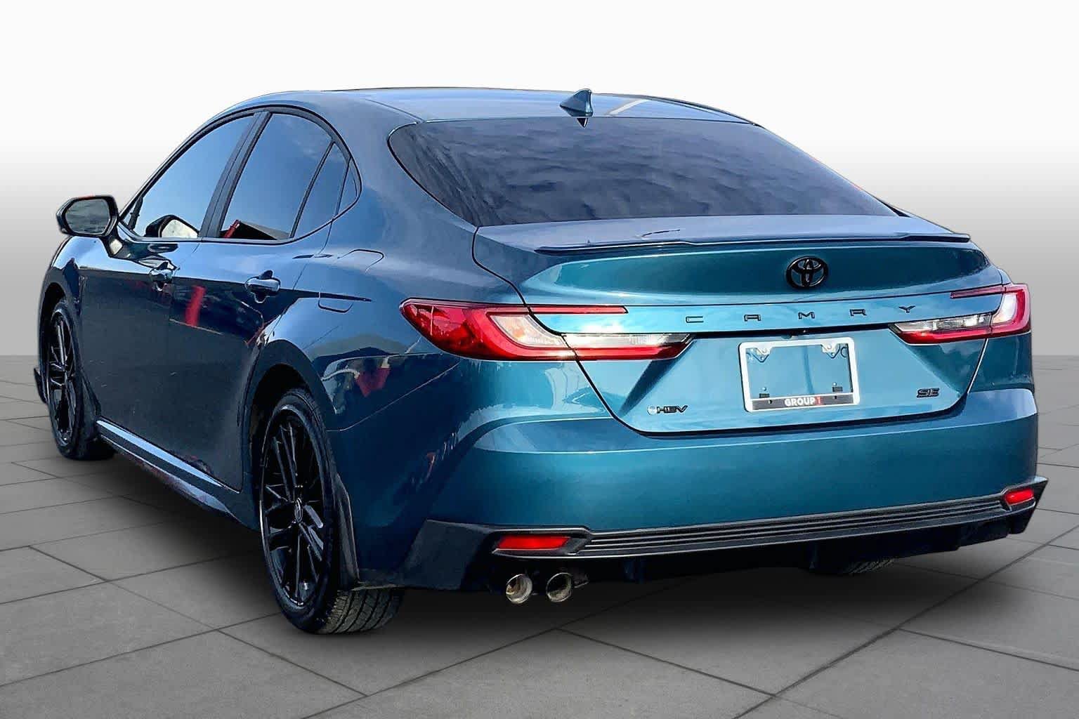 Used 2026 Toyota Camry SE w/ Convenience Package FWD image 12