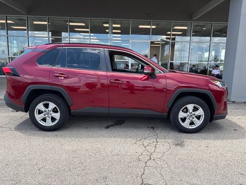 Used 2019 Toyota RAV4 XLE w/ Convenience Package AWD/4WD image 2