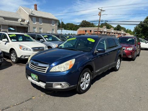 Used 2011 Subaru Outback 2.5i Limited image 2