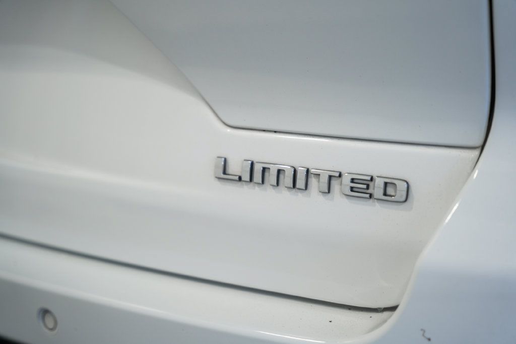 Certified 2023 Jeep Grand Cherokee Limited AWD/4WD image 7